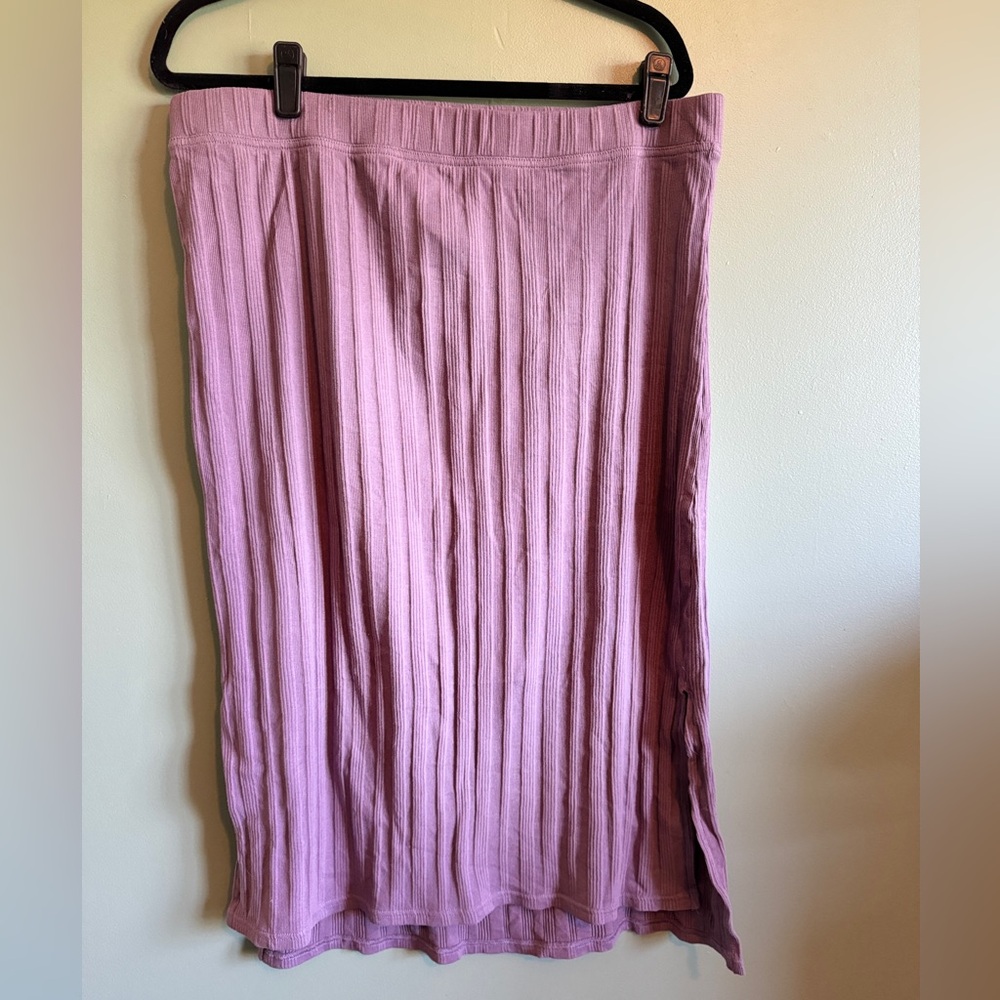 Pact stretchy pencil skirt in a pale violet with woven pinstripe